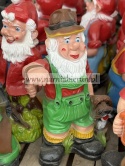 Figura z Żywicy KRASNAL Krasnoludek z psem leśnik leśniczy myśliwy zielony 64 cm