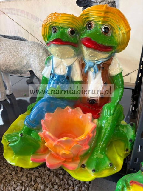 Figurka ogrodowa z żywicy ŻABA ŻABY Z LILIĄ duże donica 46 cm.