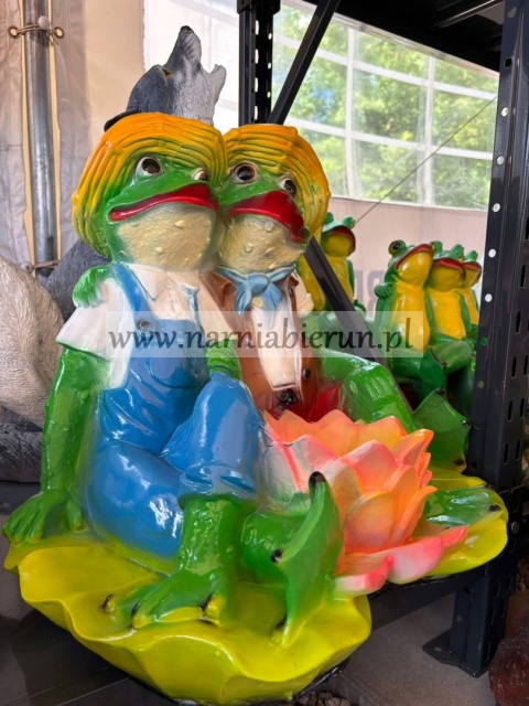 Figurka ogrodowa z żywicy ŻABA ŻABY Z LILIĄ duże donica 46 cm.