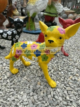 Figurka z żywicy Pies Chihuahua w kwiatki kwiaty żółty biały czerwony czarny 35cm