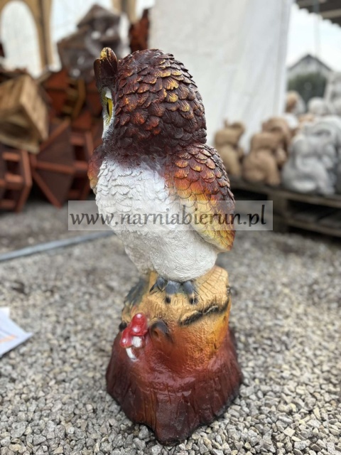Figurka z żywicy Sowa puchacz siedząca na pniu 70 cm.