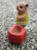 Figurka z żywicy Świnia Prosię Świnka z jabłkiem donicą donica 28 cm
