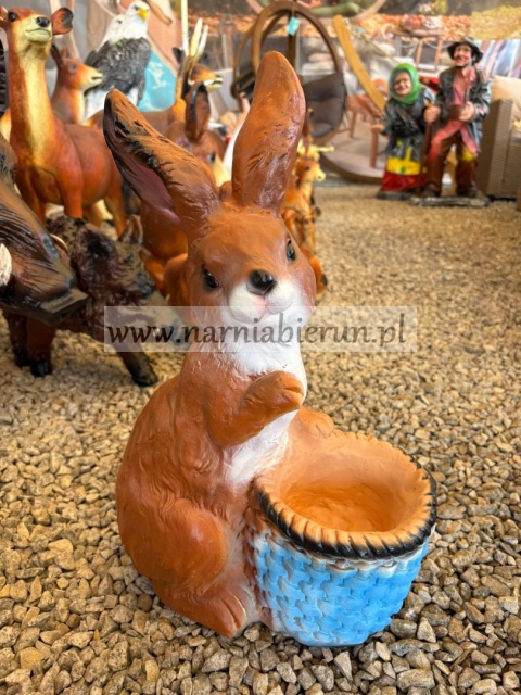 Figurka z żywicy Zajączek zając z doniczką 47 cm