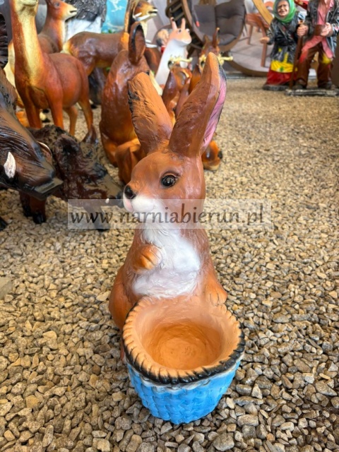 Figurka z żywicy Zajączek zając z doniczką 47 cm