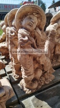 Figurka betonowa CHŁOPAK Z PSEM 45 cm.