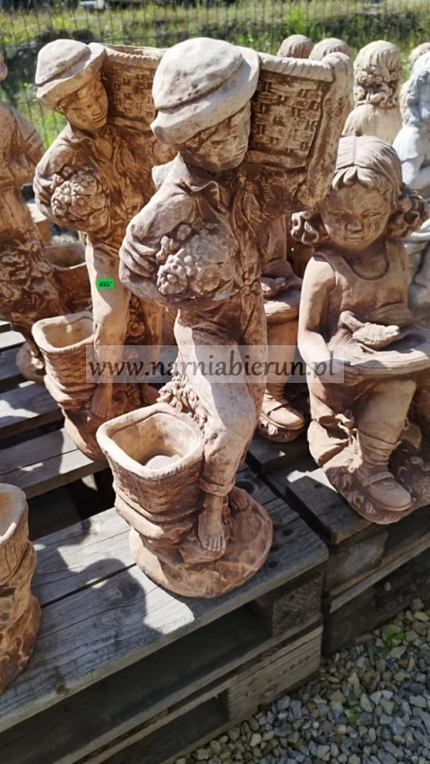 Figurka ogrodowa betonowa OGRODNIK 50 cm.