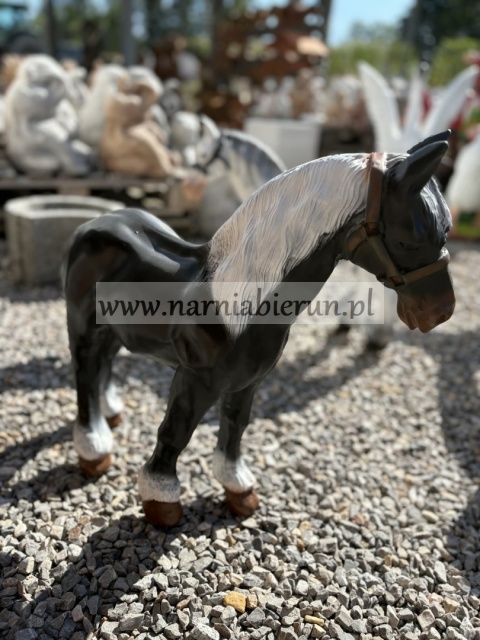 Figurka ogrodowa z żywicy koń 53 cm