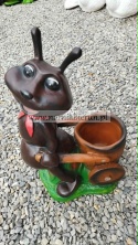 Figurka z żywicy MRÓWKA z donicą donica 28 cm