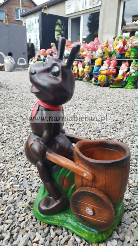 Figurka z żywicy MRÓWKA z donicą donica 28 cm