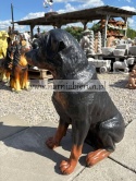 Figurka z żywicy ogrodowa Pies siedzący Rottweiler 65 cm.
