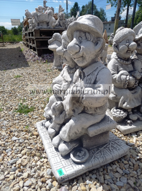 Figurka betonowa BABCIA I DZIADEK 48 cm Figurka betonowa BABCIA I DZIADEK 48 cm
