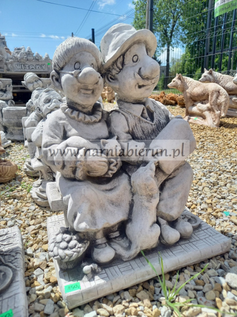 Figurka betonowa BABCIA I DZIADEK 48 cm Figurka betonowa BABCIA I DZIADEK 48 cm