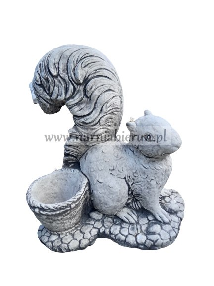 Figurka betonowa donica Wiewiórka z donicą 37 cm Figurka betonowa donica Wiewiórka z donicą 37 cm