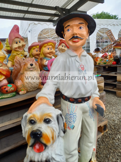 Góral z psem figurka z żywicy ozdoba ogrodowa 100 cm Góral z psem figurka z żywicy ozdoba ogrodowa 100 cm