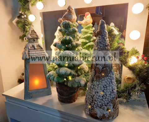 Figurka Bożonarodzeniowy Choinka LED 18x18x47cm Figurka Bożonarodzeniowy Choinka LED 18x18x47cm