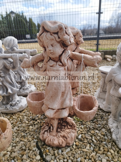 Figurka betonowa DZIEWCZYNKA Z WIADERKAMI 58 cm Figurka betonowa DZIEWCZYNKA Z WIADERKAMI 58 cm