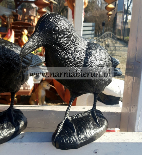 Figurka plastikowa Kruk czarny odstraszający 30 cm odstraszacz Figurka plastikowa Kruk czarny odstraszający 30 cm odstraszacz