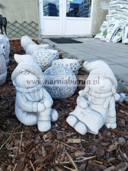 Figurka betonowa CHŁOPAK CHŁOPCZYK LALKA 27 cm
