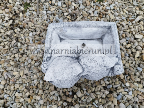 Figurka betonowa donica KOT koty w koszyku 18 cm Figurka betonowa donica KOT koty w koszyku 18 cm