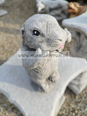 Figurka betonowa NIEGZRECZNY ŚWISTAK Z JĘZYKIEM 23 cm