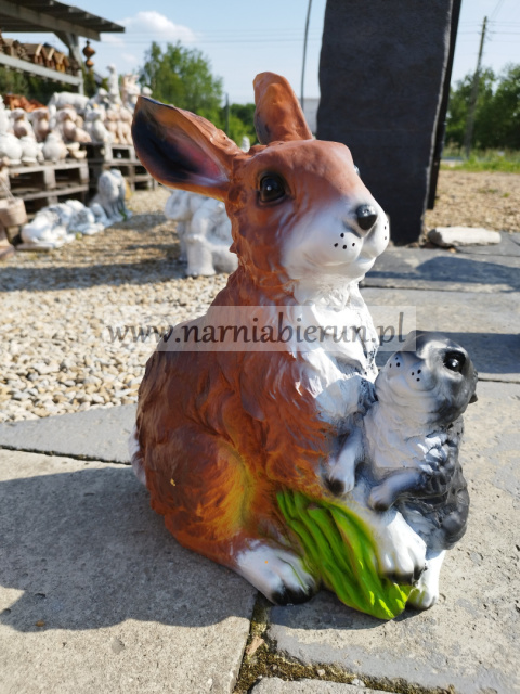 Figurka ogrodowa Zajączki dwa zajączki mama z małym Figurka ogrodowa Zajączki dwa zajączki mama z małym