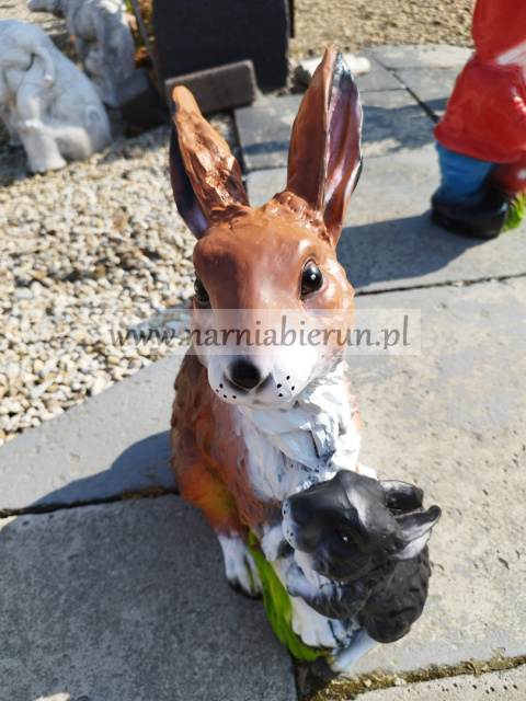 Figurka ogrodowa Zajączki dwa zajączki mama z małym Figurka ogrodowa Zajączki dwa zajączki mama z małym