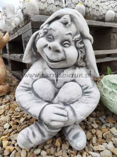 Figurka betonowa TROLL KRASNOLUDEK KRASNAL SKRZAT W CZAPCE H27 Figurka betonowa TROLL KRASNOLUDEK KRASNAL SKRZAT W CZAPCE H27