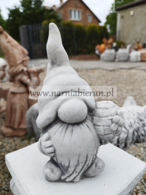 Figurka ogrodowa betonowa SKRZAT Z ULEM H21 Figurka ogrodowa betonowa SKRZAT Z ULEM H21
