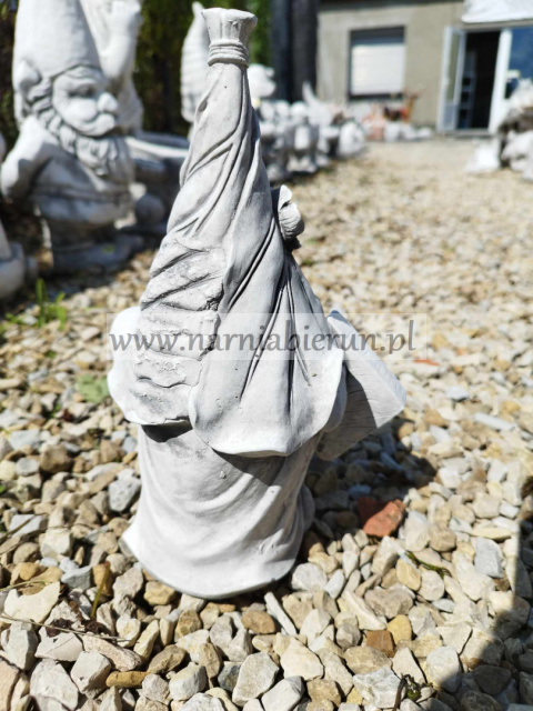 Figurka betonowa KRASNAL SKRZAT KRASNOLUDEK WELCOME H30 Figurka betonowa KRASNAL SKRZAT KRASNOLUDEK WELCOME H30