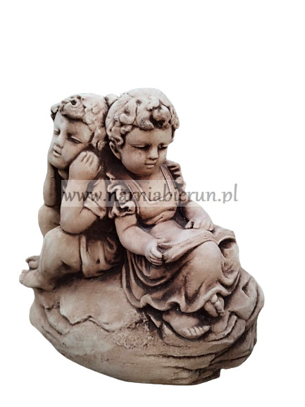 Figurka ogrodowa betonowa DZIECI NA SKALE H31 Figurka ogrodowa betonowa DZIECI NA SKALE H31