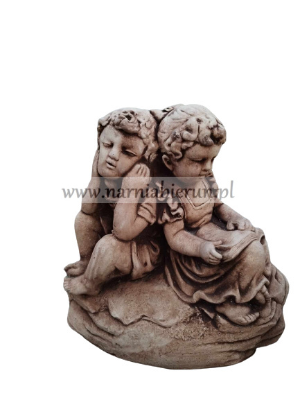 Figurka ogrodowa betonowa DZIECI NA SKALE H31 Figurka ogrodowa betonowa DZIECI NA SKALE H31