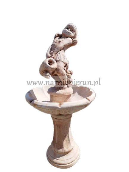 FONTANNA betonowa DZIEWCZYNKA Z KONEWKĄ 110 cm FONTANNA betonowa DZIEWCZYNKA Z KONEWKĄ 110 cm