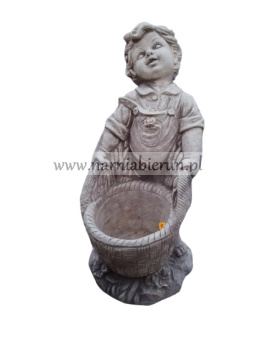 Figurka betonowa CHŁOPAK Z KOSZEM 45 cm