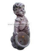 Figurka betonowa CHŁOPAK Z KOSZEM 45 cm