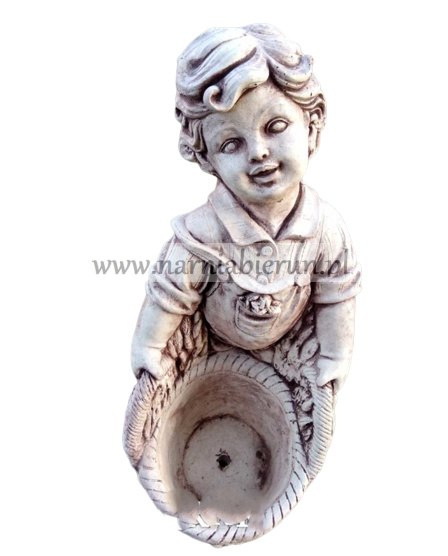 Figurka betonowa CHŁOPAK Z KOSZEM 45 cm Figurka betonowa CHŁOPAK Z KOSZEM 45 cm