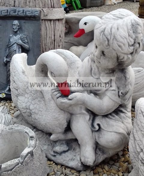 Figurka betonowa DZIEWCZYNKA Z ŁABĘDZIEM 40 cm Figurka betonowa DZIEWCZYNKA Z ŁABĘDZIEM 40 cm