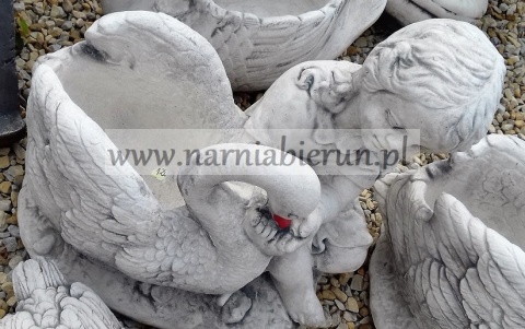 Figurka betonowa DZIEWCZYNKA Z ŁABĘDZIEM 40 cm Figurka betonowa DZIEWCZYNKA Z ŁABĘDZIEM 40 cm