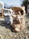 Figurka betonowa JEŻYK JEŻ POIDEŁKO LIŚCIEM 38 cm