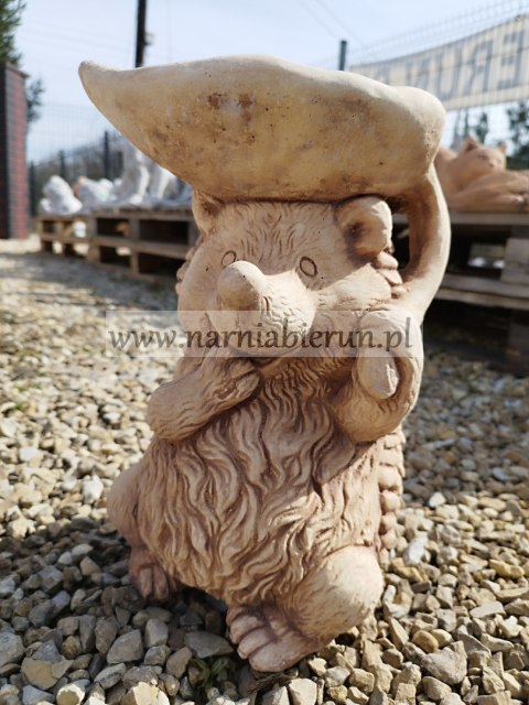Figurka betonowa JEŻYK JEŻ POIDEŁKO LIŚCIEM 38 cm Figurka betonowa JEŻYK JEŻ POIDEŁKO LIŚCIEM 38 cm