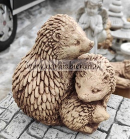 Figurka betonowa RODZINA JEŻY JEŻ 14 cm.