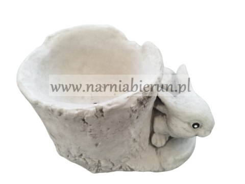 Figurka betonowa ZAJĄC Z DONICĄ 19 cm Figurka betonowa ZAJĄC Z DONICĄ 19 cm